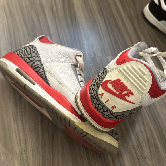 Fire red Jordan 3s Authentic - Picture 2 of 11